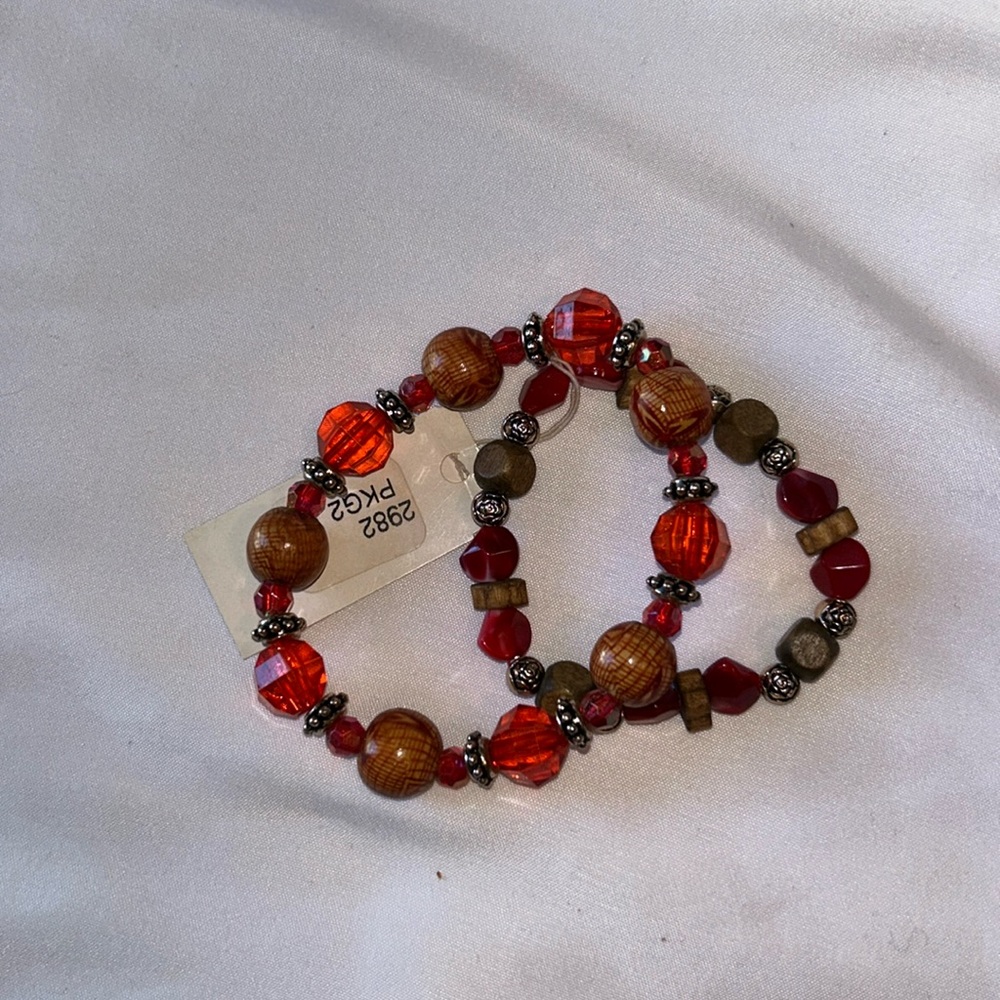 Ethel & Myrtle Stretch Red Bead /Glass/Silver beads Bracelet OSFA - Picture 7 of 7